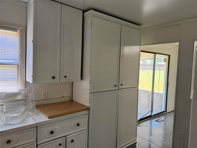 2414 NW 30th St, Lawton, OK 73505