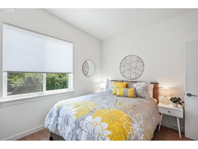 5042 Ne FREMONT St, Portland, OR 97213
