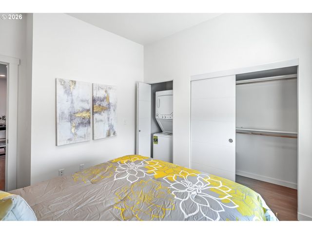5042 Ne FREMONT St, Portland, OR 97213