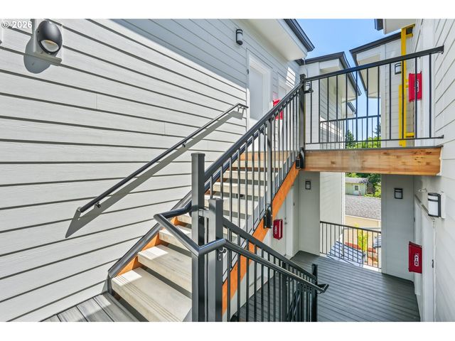 5042 Ne FREMONT St, Portland, OR 97213