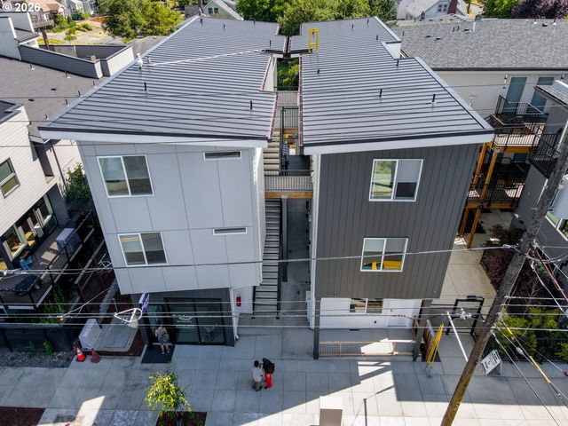 5042 Ne FREMONT St, Portland, OR 97213