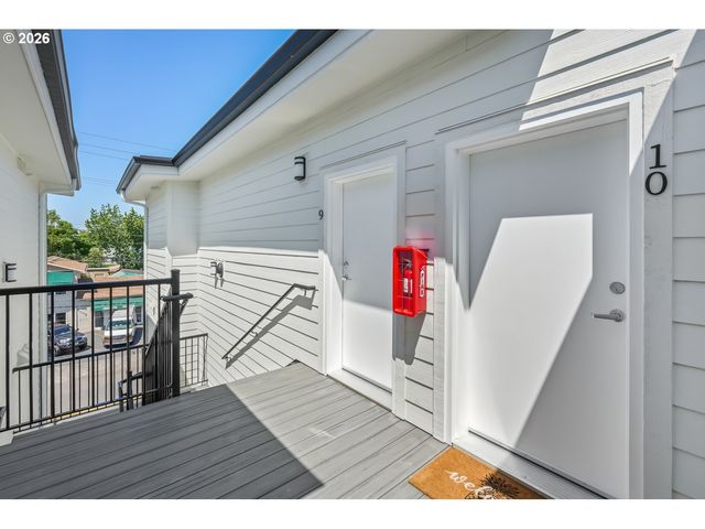 5042 Ne FREMONT St, Portland, OR 97213