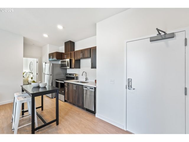 5042 Ne FREMONT St, Portland, OR 97213