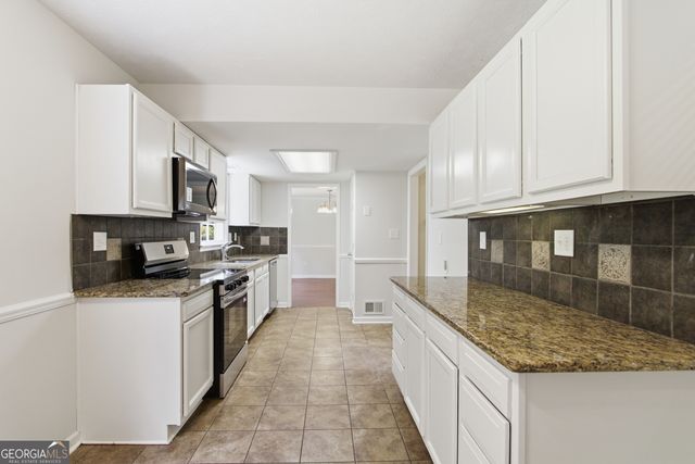310 Derby Drive, Fayetteville, GA 30215