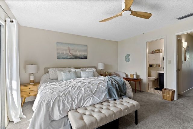 10 Vista Palm Lane 204, Vero Beach, FL 32962