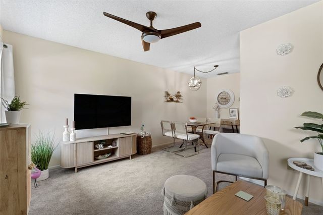 10 Vista Palm Lane 204, Vero Beach, FL 32962