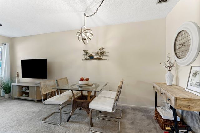 10 Vista Palm Lane 204, Vero Beach, FL 32962