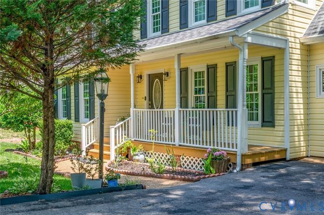 4820 Cedar Cliff Rd, Chester, VA 23831