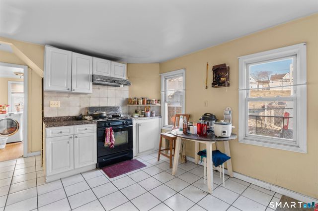 202-204 James Street, Bridgeport, CT 06604