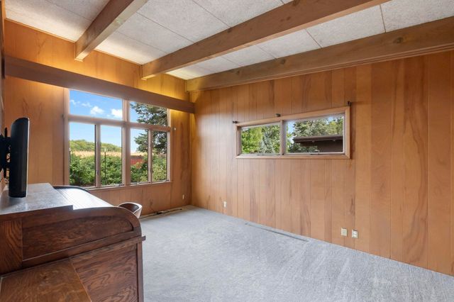 2802 Cottage Row Road, Cedar Falls, IA 50613