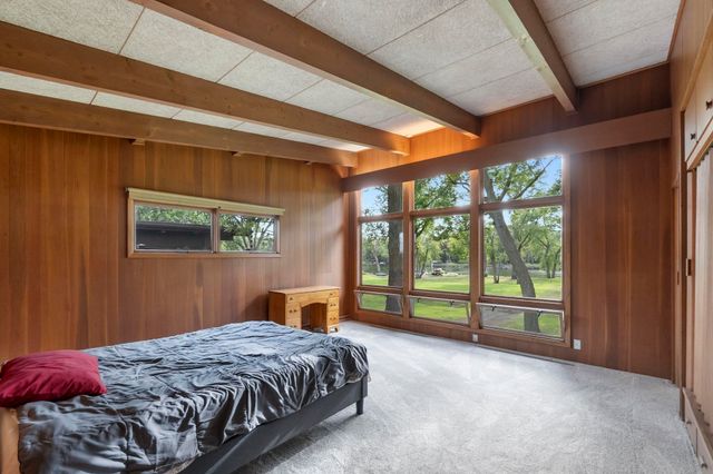 2802 Cottage Row Road, Cedar Falls, IA 50613