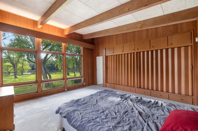 2802 Cottage Row Road, Cedar Falls, IA 50613