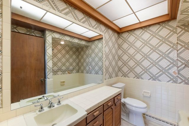 2802 Cottage Row Road, Cedar Falls, IA 50613