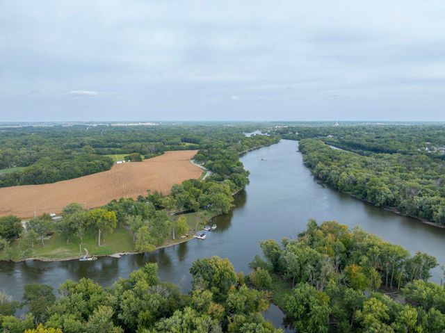 2802 Cottage Row Road, Cedar Falls, IA 50613