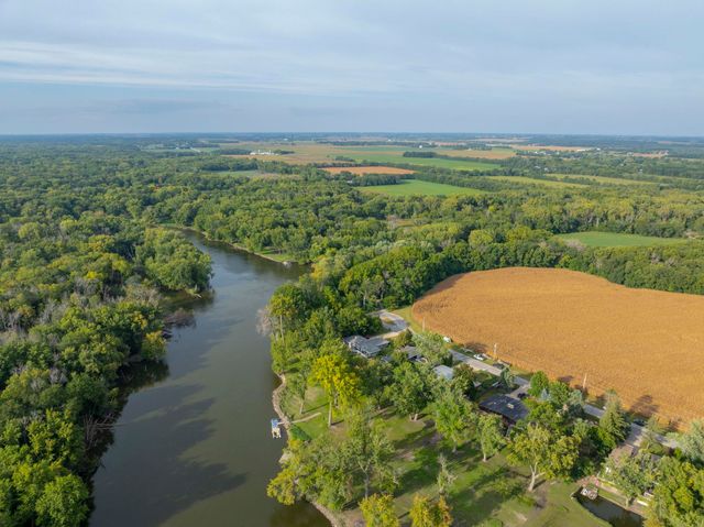 2802 Cottage Row Road, Cedar Falls, IA 50613