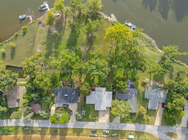 2802 Cottage Row Road, Cedar Falls, IA 50613