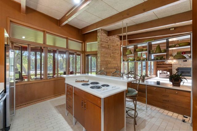 2802 Cottage Row Road, Cedar Falls, IA 50613