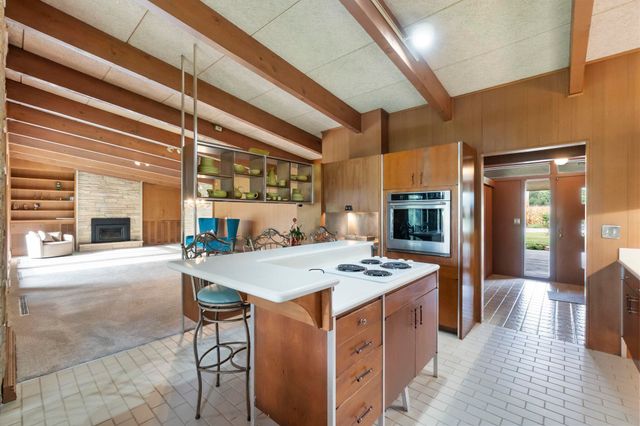 2802 Cottage Row Road, Cedar Falls, IA 50613