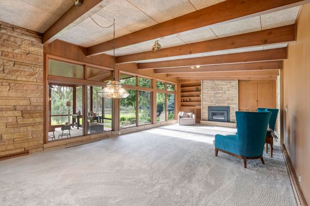 2802 Cottage Row Road, Cedar Falls, IA 50613