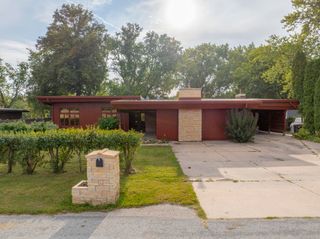 2802 Cottage Row Road, Cedar Falls, IA 50613