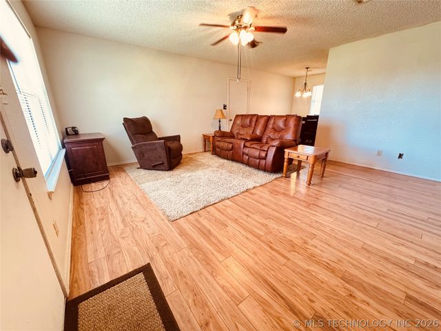 108612 S 4100 Road, Checotah, OK 74426