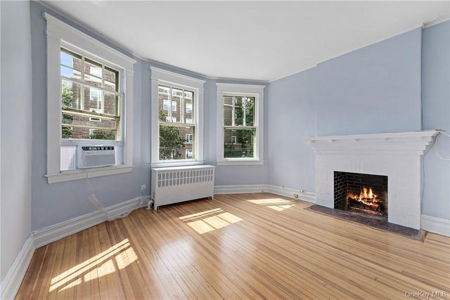 16 Kraft Avenue, Bronxville, NY 10708
