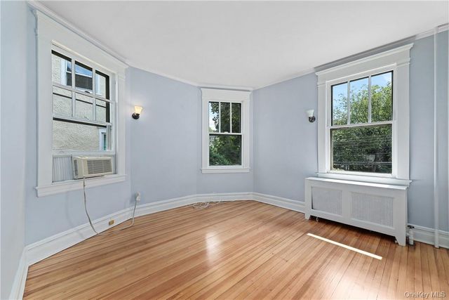 16 Kraft Avenue, Bronxville, NY 10708