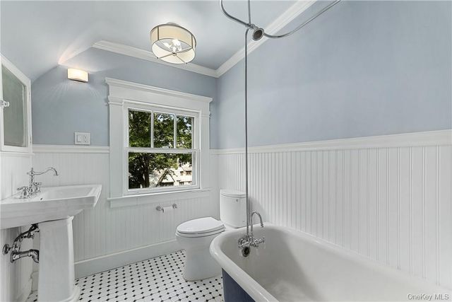 16 Kraft Avenue, Bronxville, NY 10708