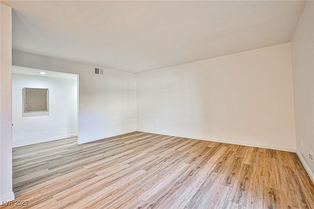 5493 Indian River Drive 371, Las Vegas, NV 89103