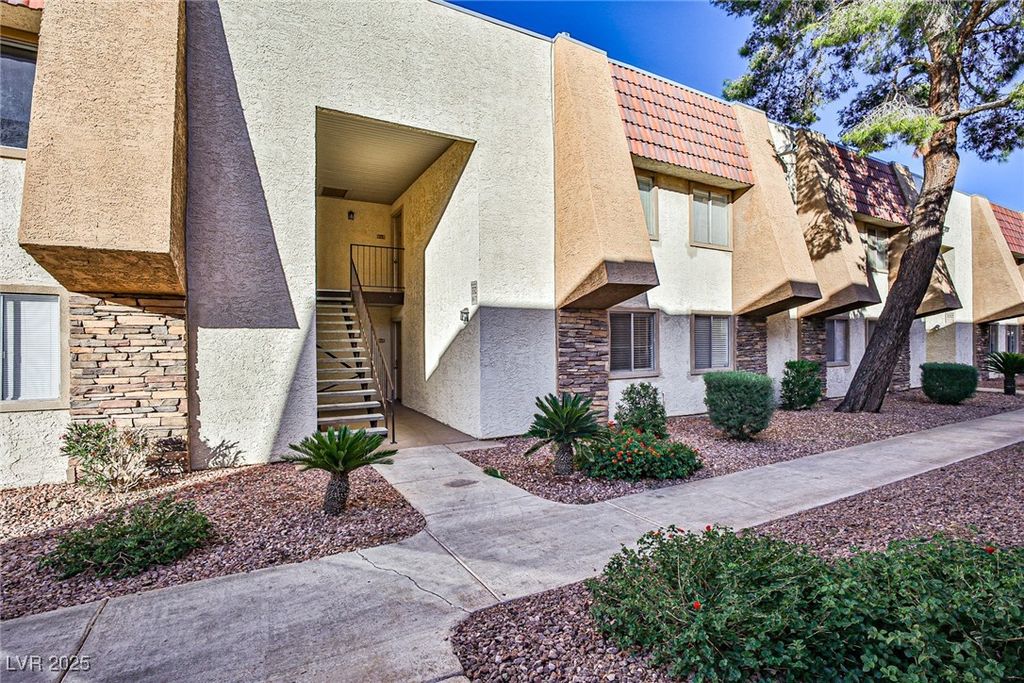 5493 Indian River Drive 371, Las Vegas, NV 89103