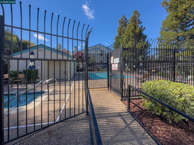 1420 Bel Air Dr 207, Concord, CA 94521