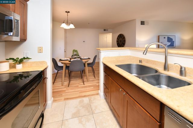 1420 Bel Air Dr 207, Concord, CA 94521