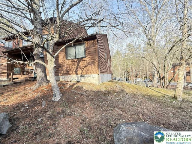 524 Wales Court, Lehman Twp, PA 18324