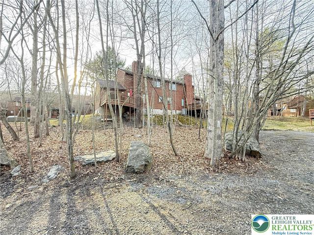 524 Wales Court, Lehman Twp, PA 18324