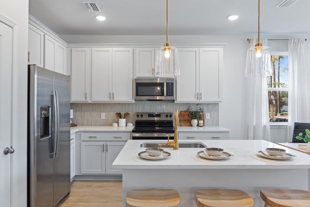 465 Martins Creek Boulevard, Summerville, SC 29485