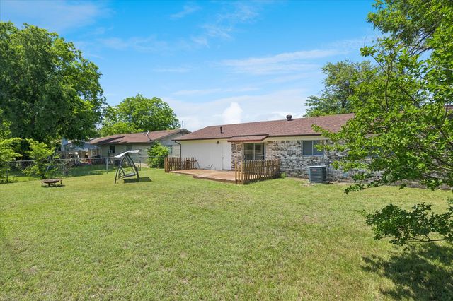 5820 Shipp Drive, Watauga, TX 76148