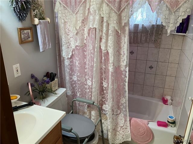 39 Balbach Drive, Cheektowaga, NY 14225