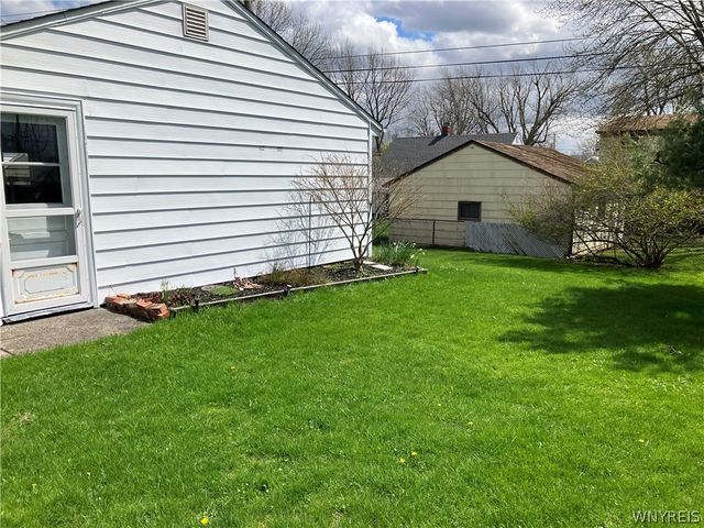 39 Balbach Drive, Cheektowaga, NY 14225