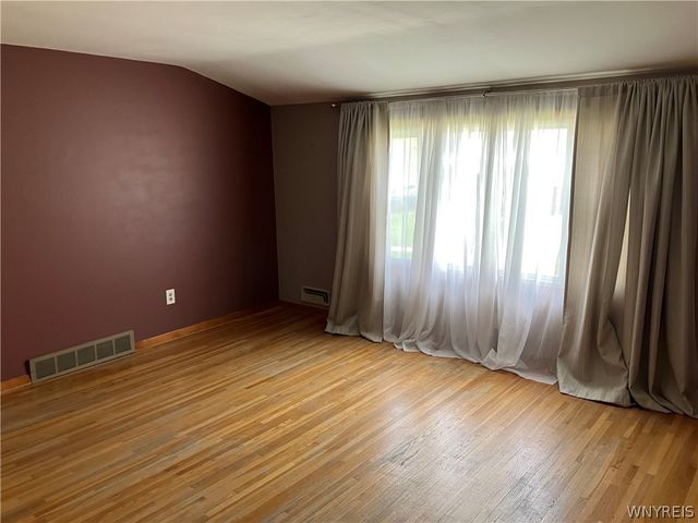 39 Balbach Drive, Cheektowaga, NY 14225