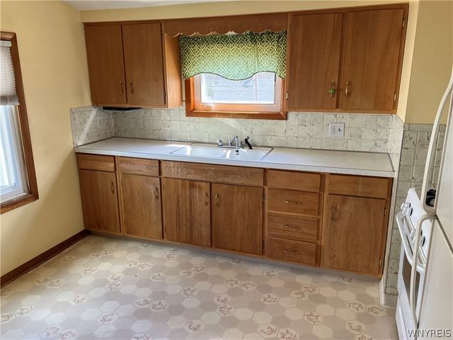 39 Balbach Drive, Cheektowaga, NY 14225