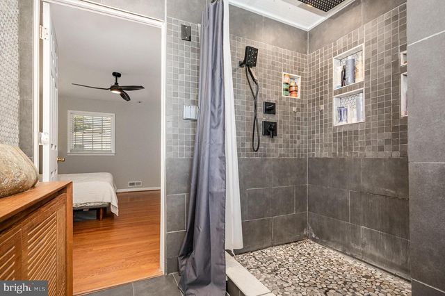 9016 GREYLOCK ST, Alexandria, VA 22308