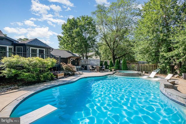 9016 GREYLOCK ST, Alexandria, VA 22308