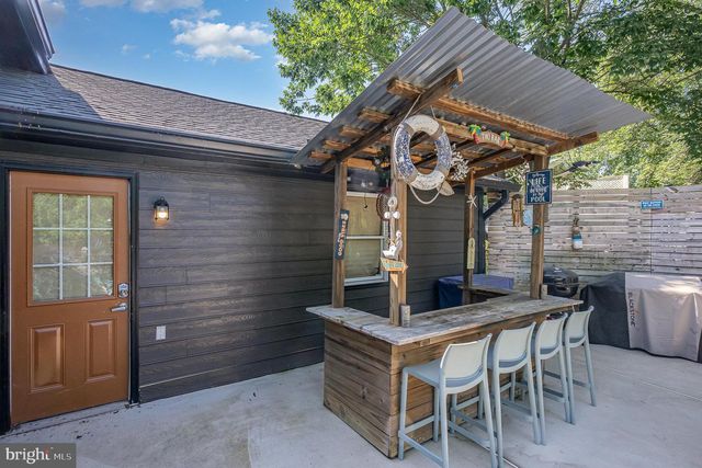 9016 GREYLOCK ST, Alexandria, VA 22308