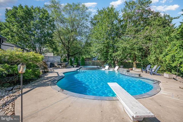 9016 GREYLOCK ST, Alexandria, VA 22308