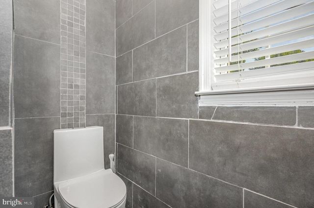 9016 GREYLOCK ST, Alexandria, VA 22308