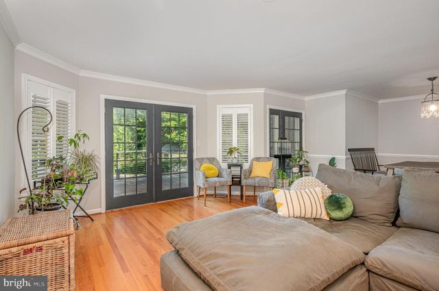 9016 GREYLOCK ST, Alexandria, VA 22308