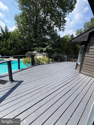 9016 GREYLOCK ST, Alexandria, VA 22308