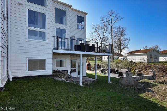 280 Buckeye Drive 7, Sheffield Lake, OH 44054