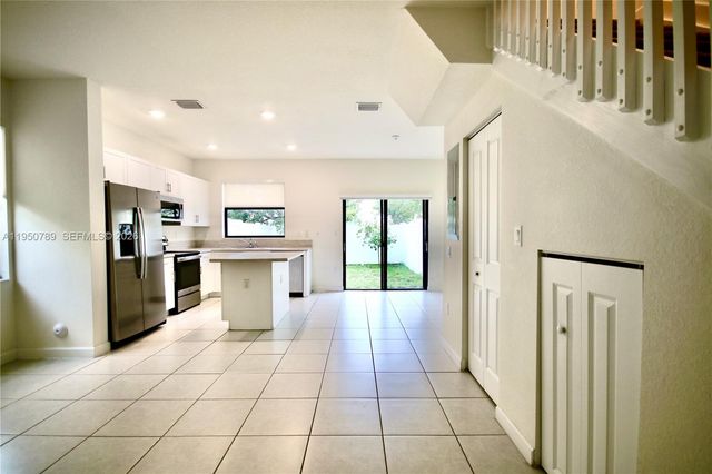 3408 W 111th Pl, Hialeah, FL 33018