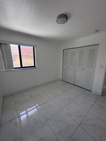 2740 W 61st St 204, Hialeah, FL 33016